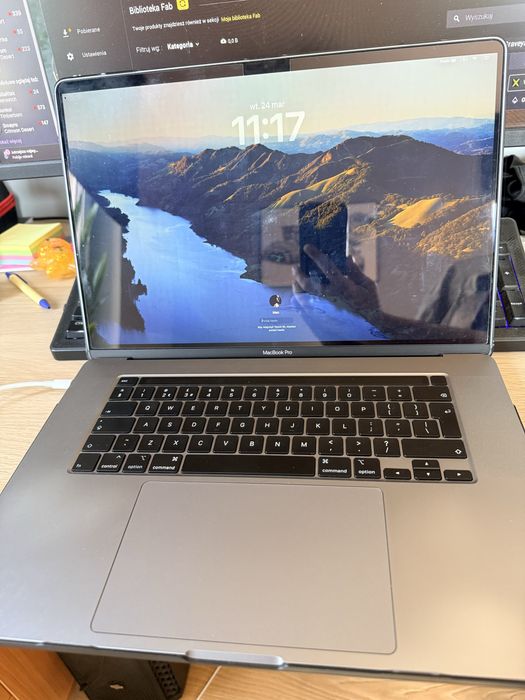 Macbook Pro 16” 2019 i9 16Gb 1TBssd