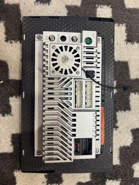 Продам монитор,Universal Android Head Unit 10