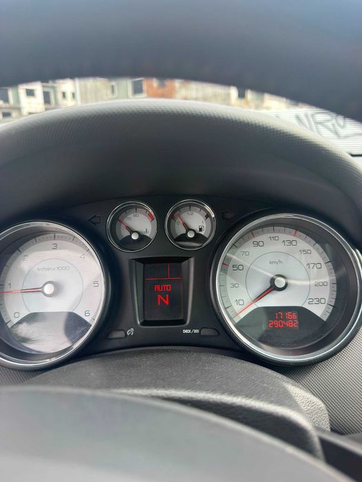 Peugeot 308 1.6hdi (caixa automática) com teto panorâmico
