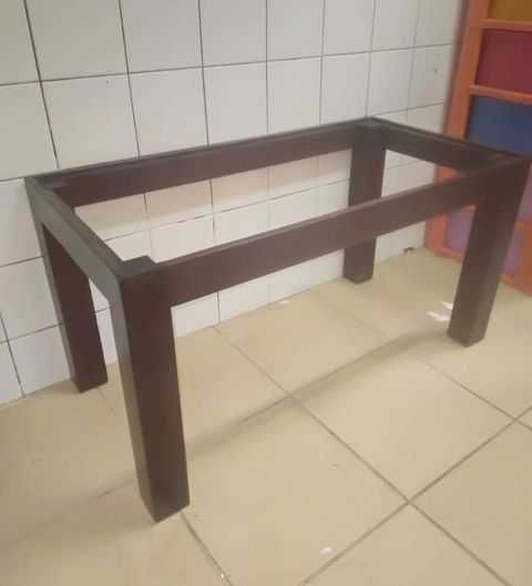 Mesa com tampo de vidro