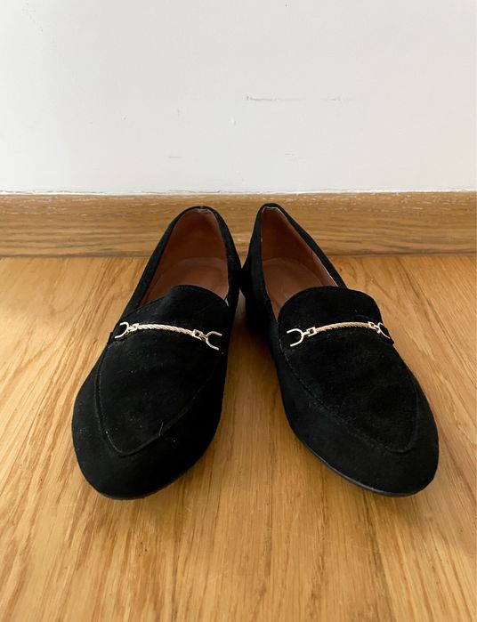 Czarne mokasyny polakiej marki Zbych