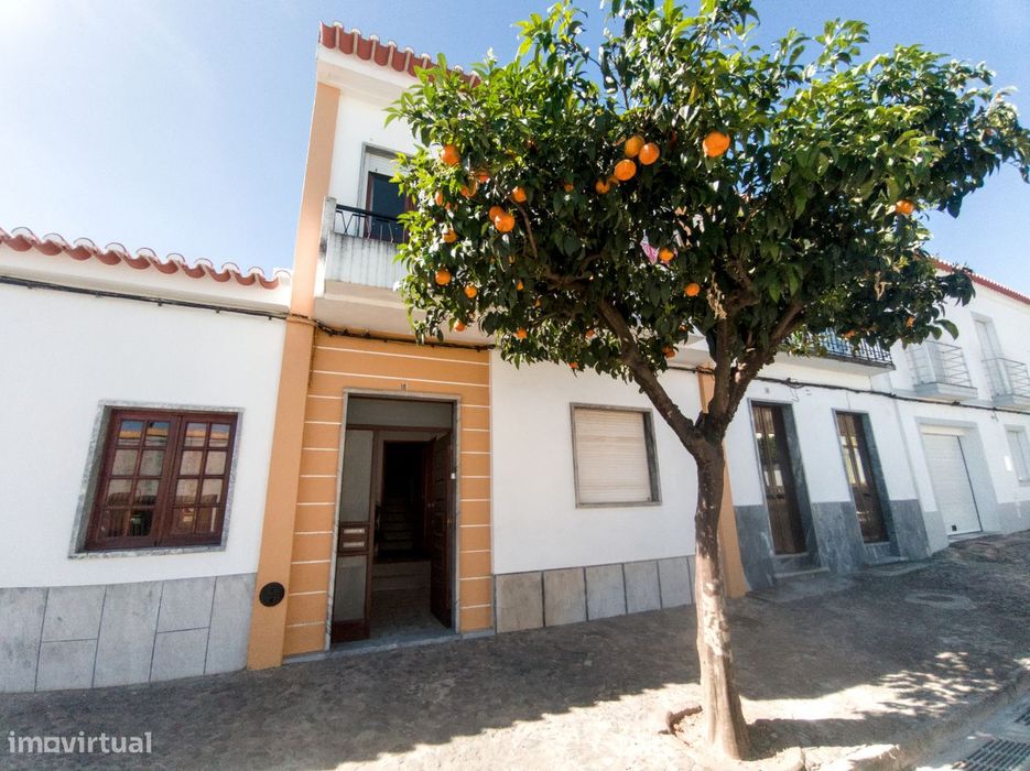 Andar Moradia de 4 assoalhadas com terraço em Moura
