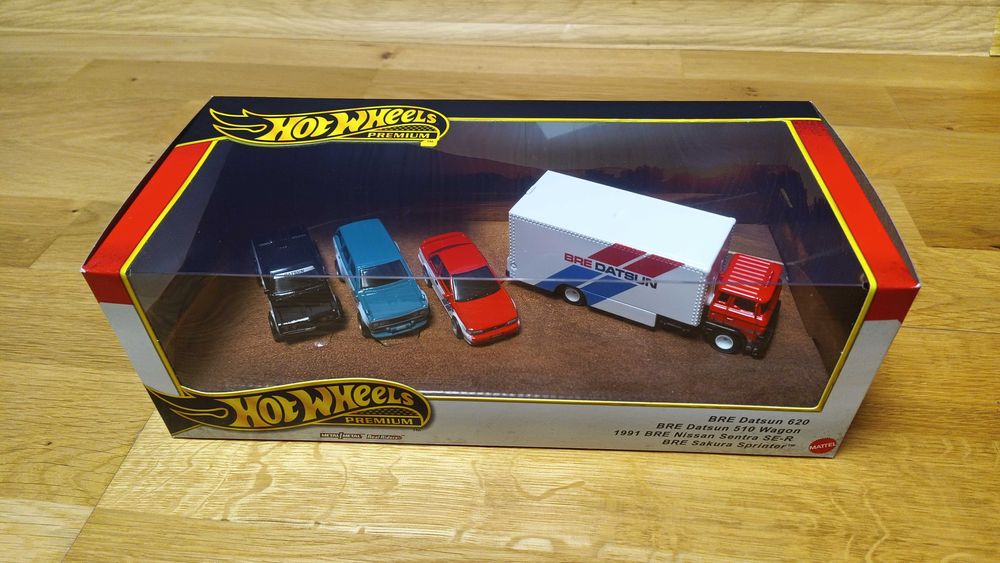 Hot Wheels Premium Nissan / Datsun / Хот Вілс Преміум Діорама