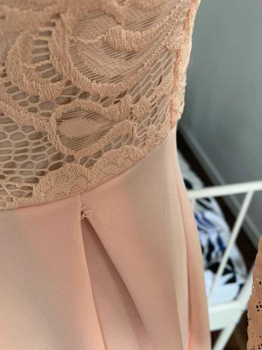 Boohoo koronkowa morelowa sukienka rozkloszowana mini 36