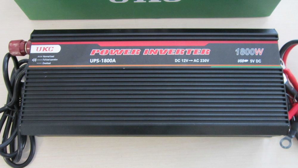 Инвертор (преобразователь напряжения) 12-220в 1800W с зарядкой.