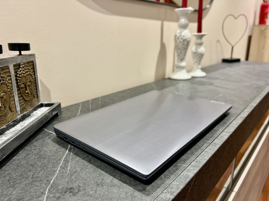 Lenovo Ideapad 3 Ryzen 7 5700U/16Gb RAM/SSD 256Gb/Gráfica 2Gb