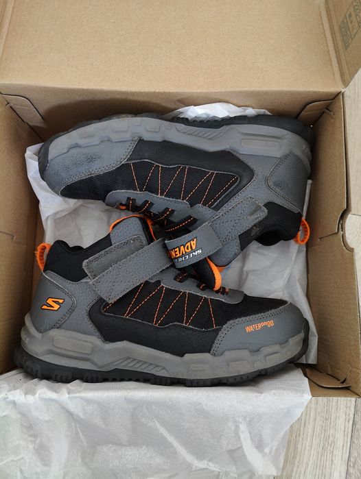 Демісезонні черевики Sketchers для хлопця, 37 р.
