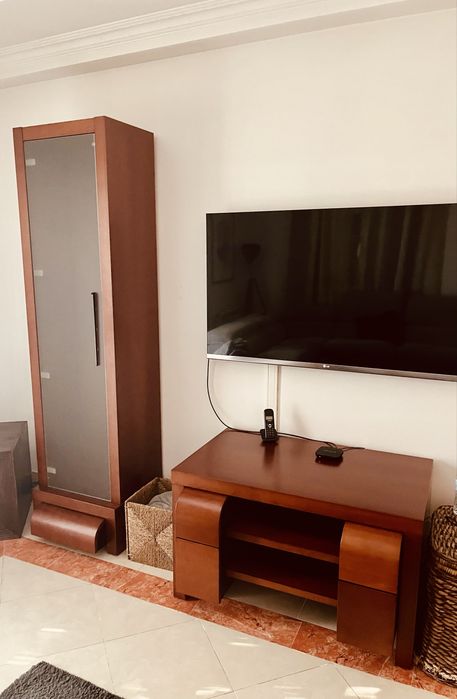 Móvel tv + Cristaleira