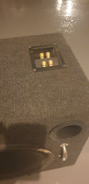 Coluna de som para o carro