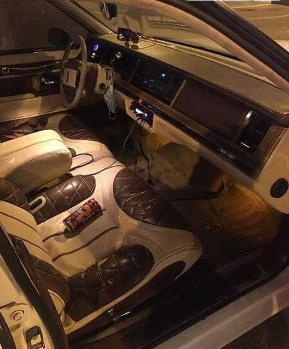 Lincoln  town car