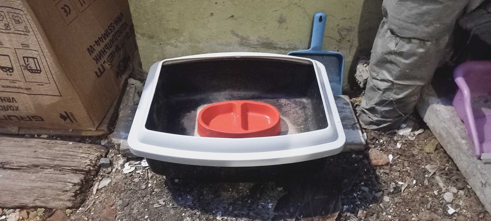 Продам лоток для котов с миской м лопаткой