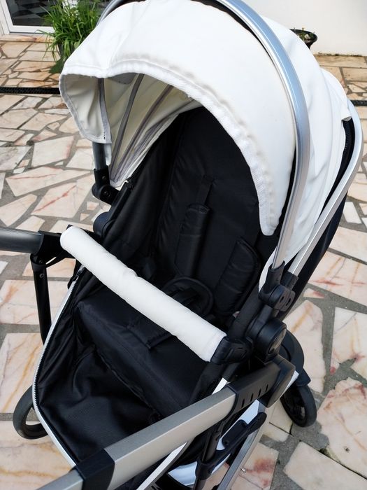 Carrinho de Bebé - ovo, alcofa e cadeira