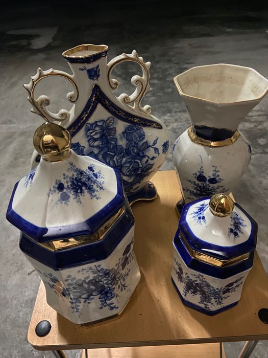 Vendo seis peças de porcelana