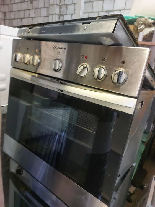 Piekarnik elektryczny z płytą grzewczą