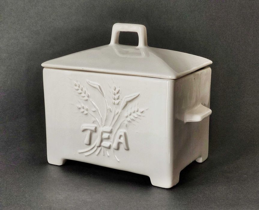 Rare vintage retro ceramic box, 18 cm in length