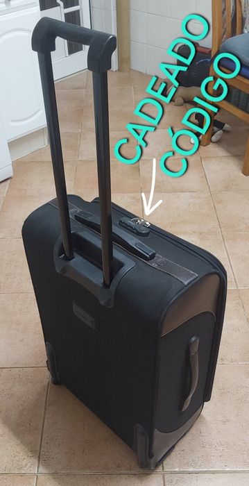 MALA VIAGEM DE PORÃO COM CADEADO CÓDIGO.Casa,Viagem,Férias,Mudanças,