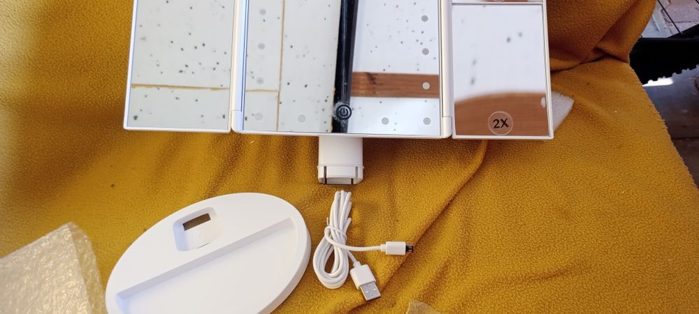 Lusterko do makijażu