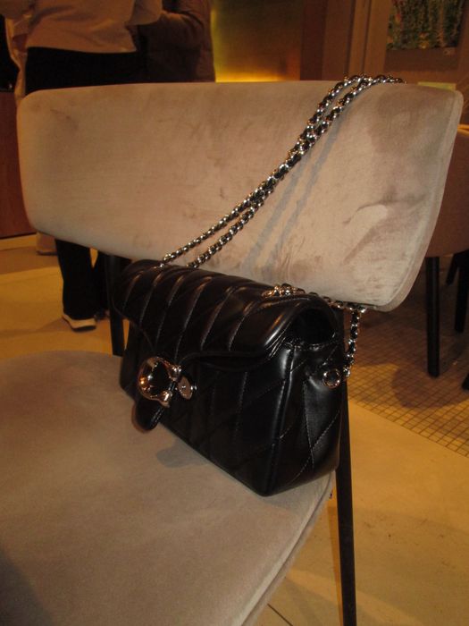 Canon a3400 сірий nikon coolpix sony cyber shot