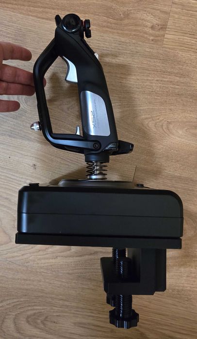 suporte de secretátia para joystick X52/X52 Pro (desk mount)
