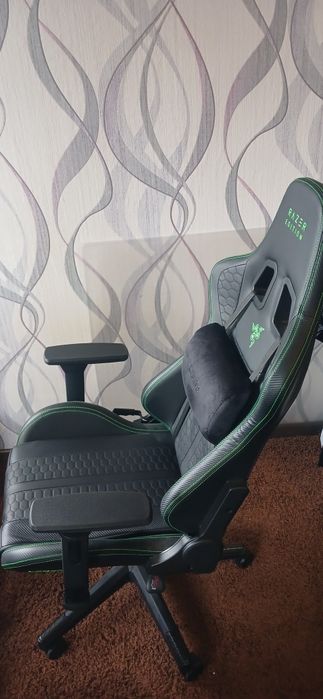 Продам геймерское кресло TYPE Z-RAZER LEGEND