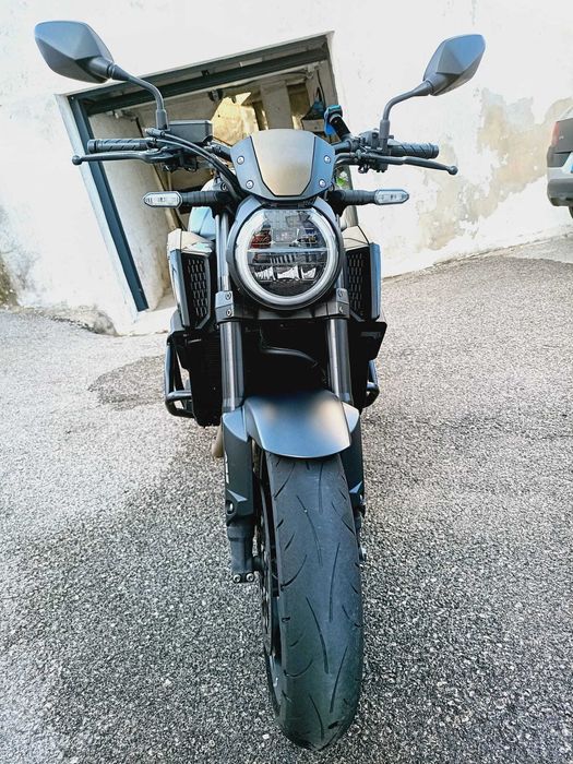 Honda CB650R Black Edition
