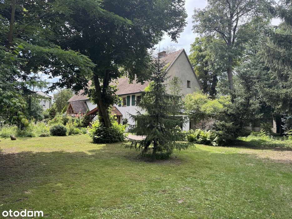 Klimatyczna posiadłość ze stawami - dom, obiekt restauracyjny, stajnia