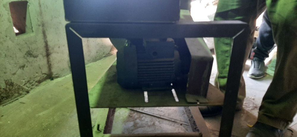 Бетоно мешалка шнековая