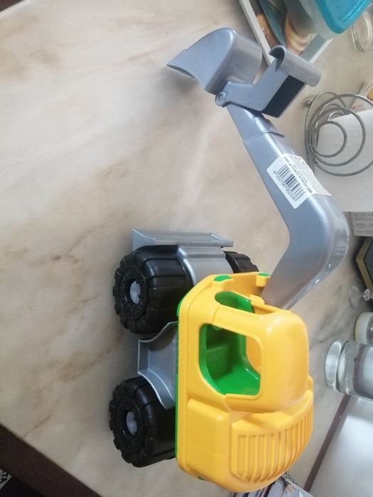 Escavadora Nova de plástico