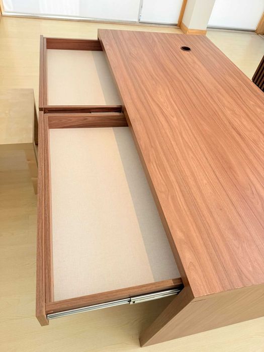 Secretária NOVA em MDF com gavetas