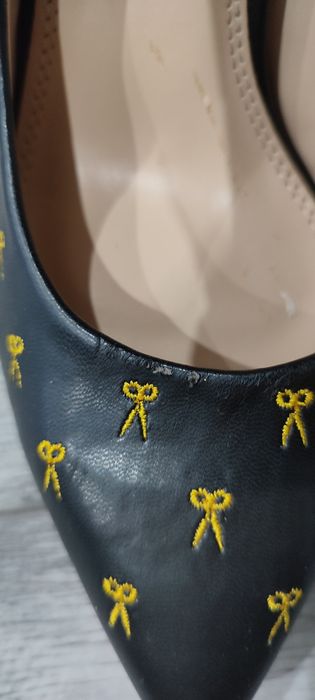Szpilki w nożyce, buty na wysokim obcasie. SUPER