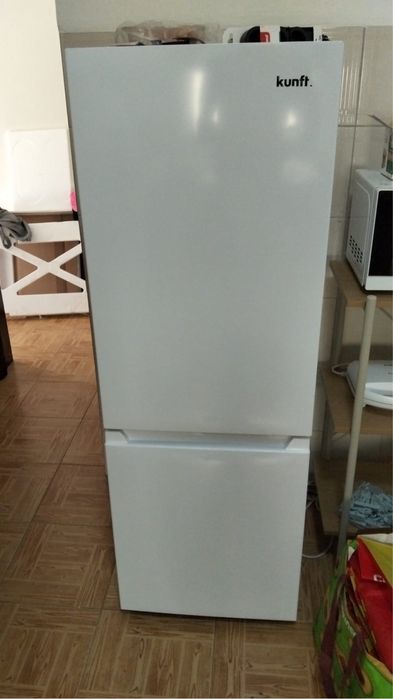 Frigorífico Combinado KUNFT KC9134 WH (Estático - 143 cm - 175 L - Branco)