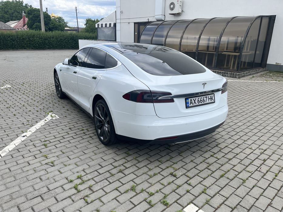 Tesla S 85 квт полный привод пневма