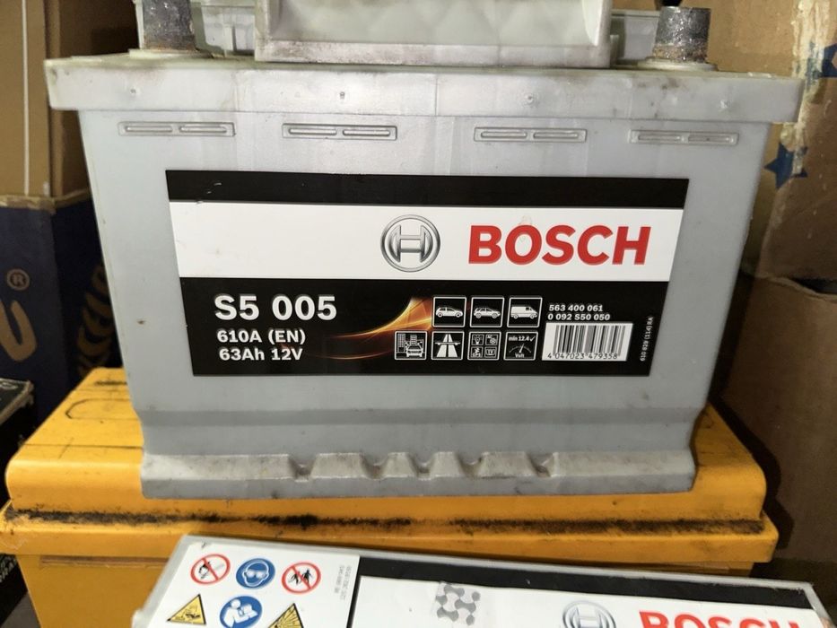 акумулятор Bosch s5 005