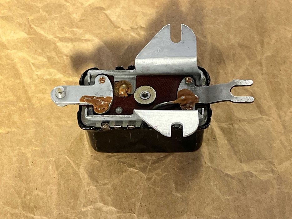 Нове реле генератора ЦБ 4118 6v,ГАЗ ММ,ЗиС,ТИЗ АМ 600,ГАЗ 67,ИЖ 8,9,12