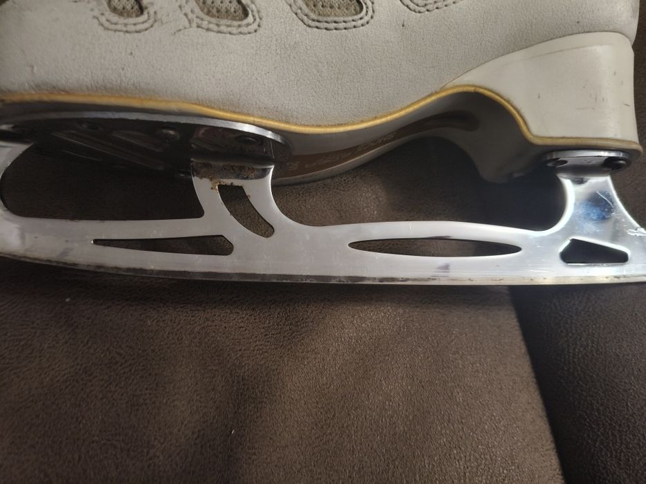 Edea Piano, 250р, продам коньки