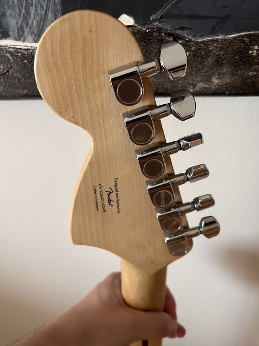Pack Guitarra Squier Stratocaster + Amplificador Fender