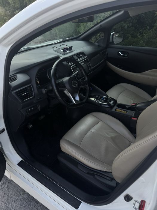 Nissan Leaf SV  2019  42kwt авто в Украіні з США