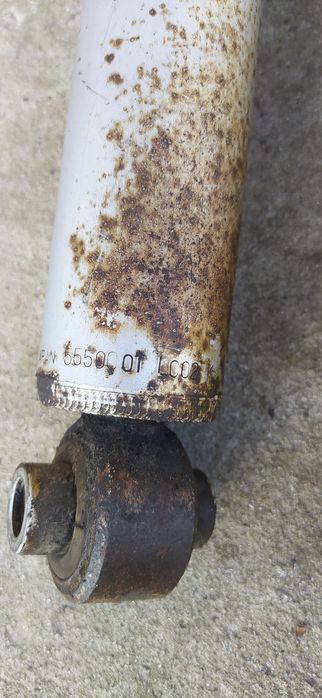 Амортизатор задній KYB каяба лівий правий Gas-A-Just на авто Volvo