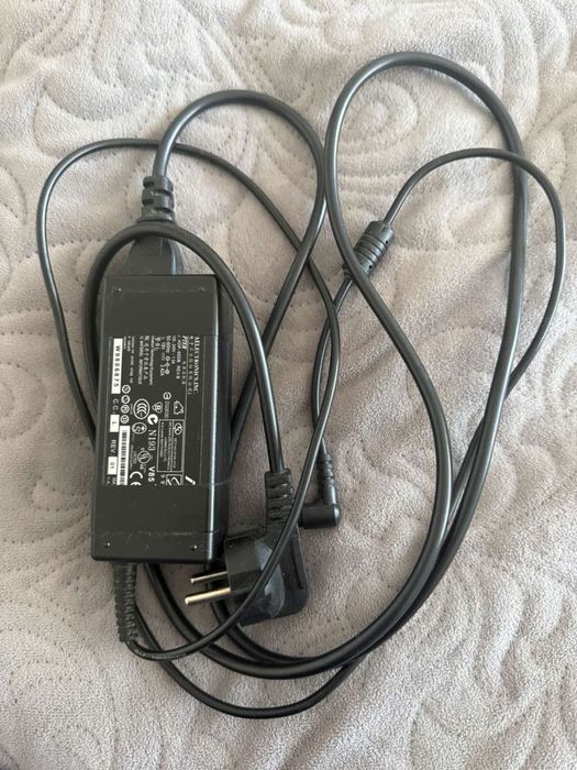 Зарядка для ноутбука