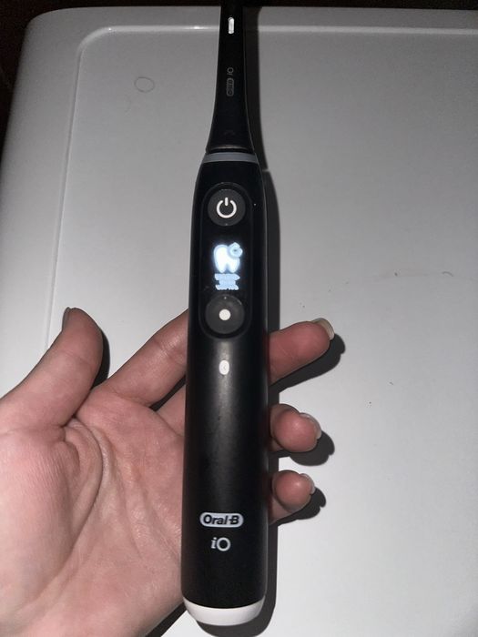 Електрична зубна щітка Oral-B iO Series 6 Black