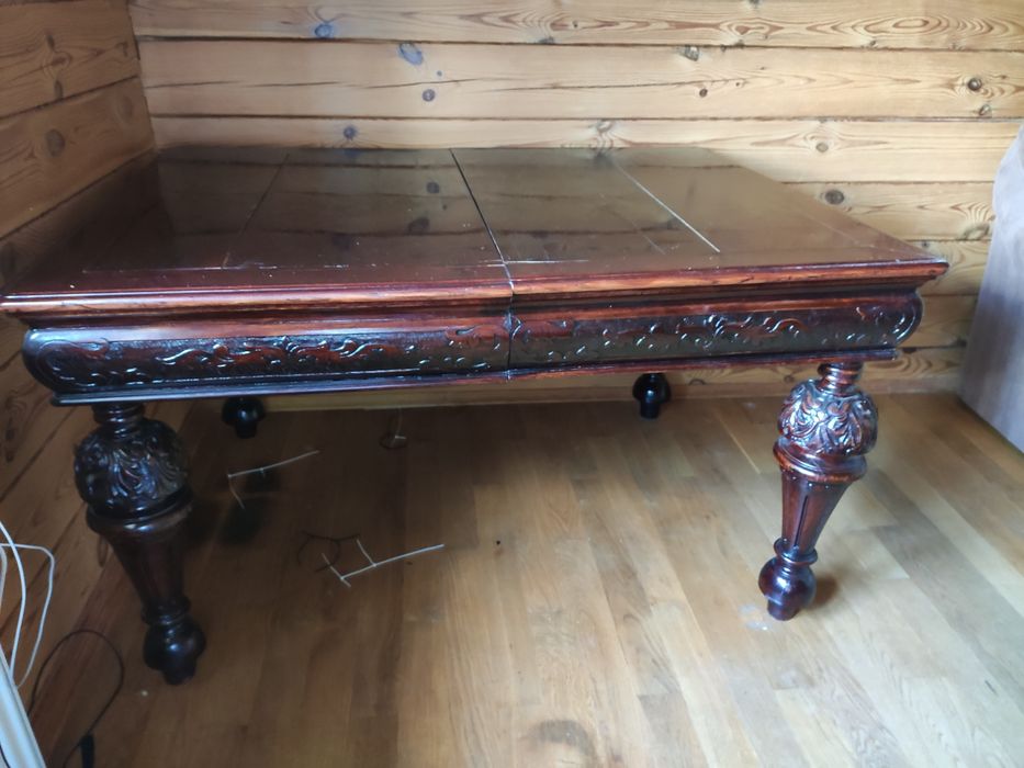 Антикварний стіл