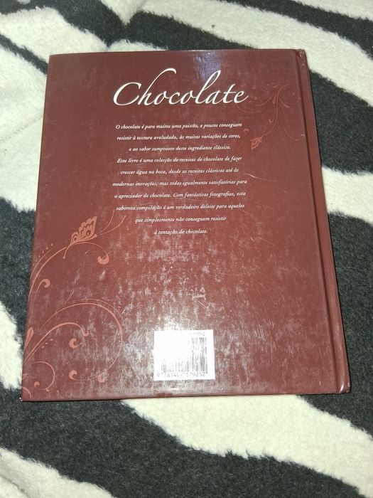 Livro NOVO receitas com Chocolate