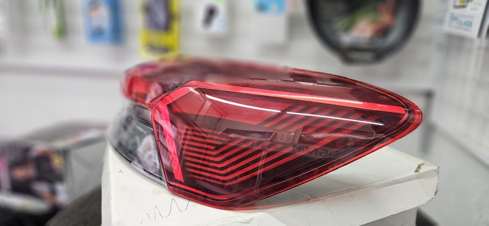 Задній стоп Audi Q4 E tron