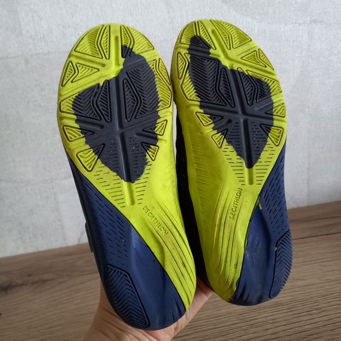 Decathlon футзалки 31р кросівки для тренувань