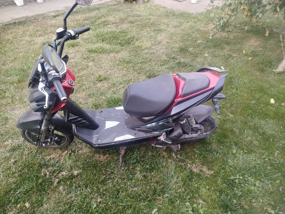 Продам Електроскутер в гарному стані.
