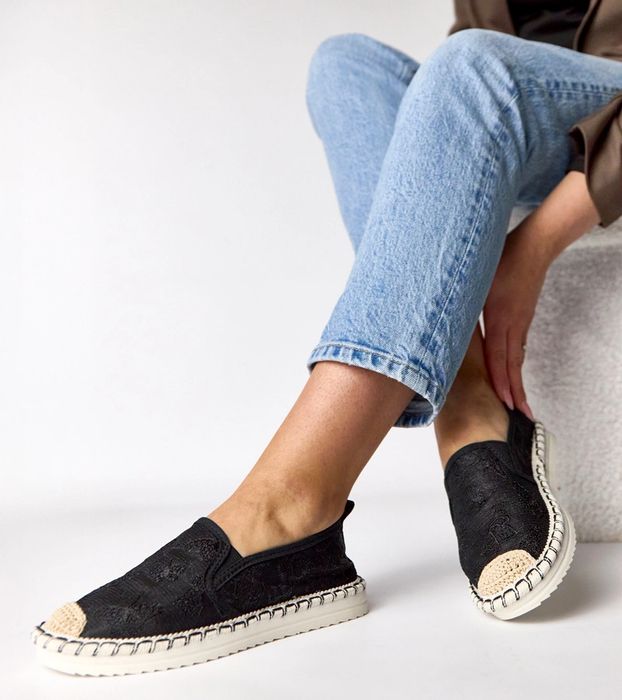 Czarne espadryle zdobione brokatem Lucie