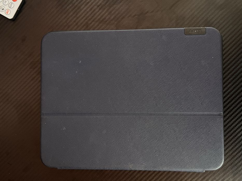 Чохол-книжка LAUT Prestige Folio для iPad 10