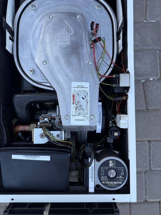 Nefit Bosch ProLine 24kw Конденсаційний 2контурний газовий котел