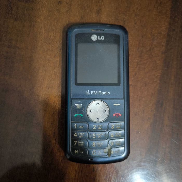 Кнопочные Телефоны и Планшет Nomi Ultra 4