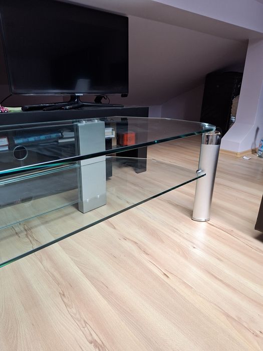 Stolik szklany pod telewizor